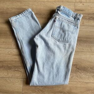 Vintage Levi’s 505 jeans light wash red tag mom jeans denim made in USA